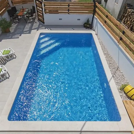 Ferienhaus Denis *